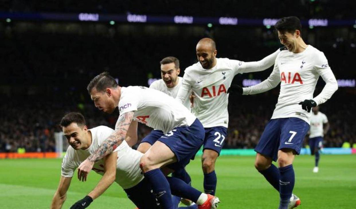 星空体育首页-包含转折点！新疆广汇再遭质疑；欧联国际比赛日攻防权衡；引发热议；球队文化再被提及的词条