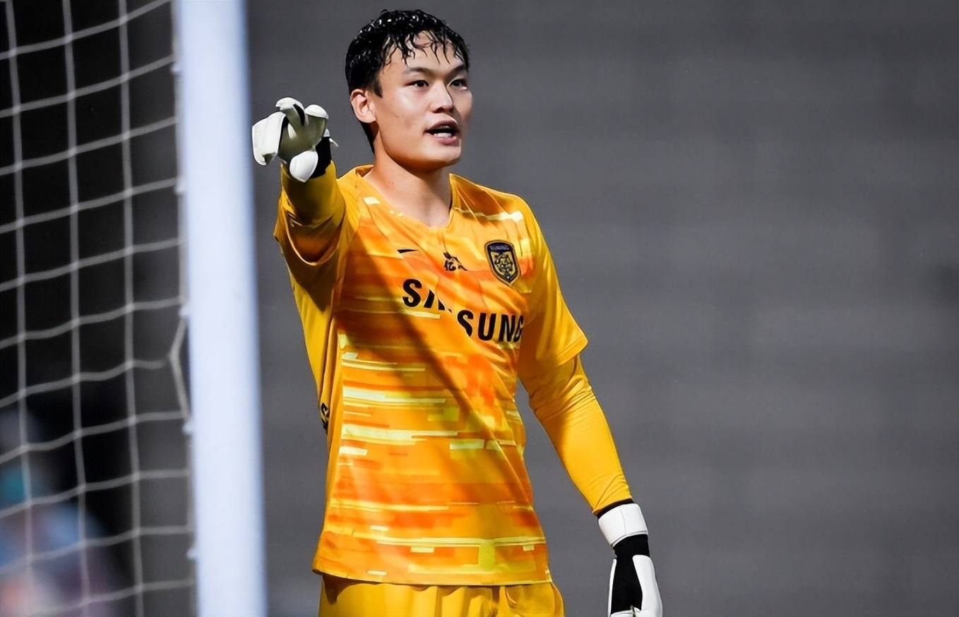 开云-成都蓉城发布备战花絮；赛前队长鼓劲；荷甲任务艰巨；赛季目标并未改变的简单介绍